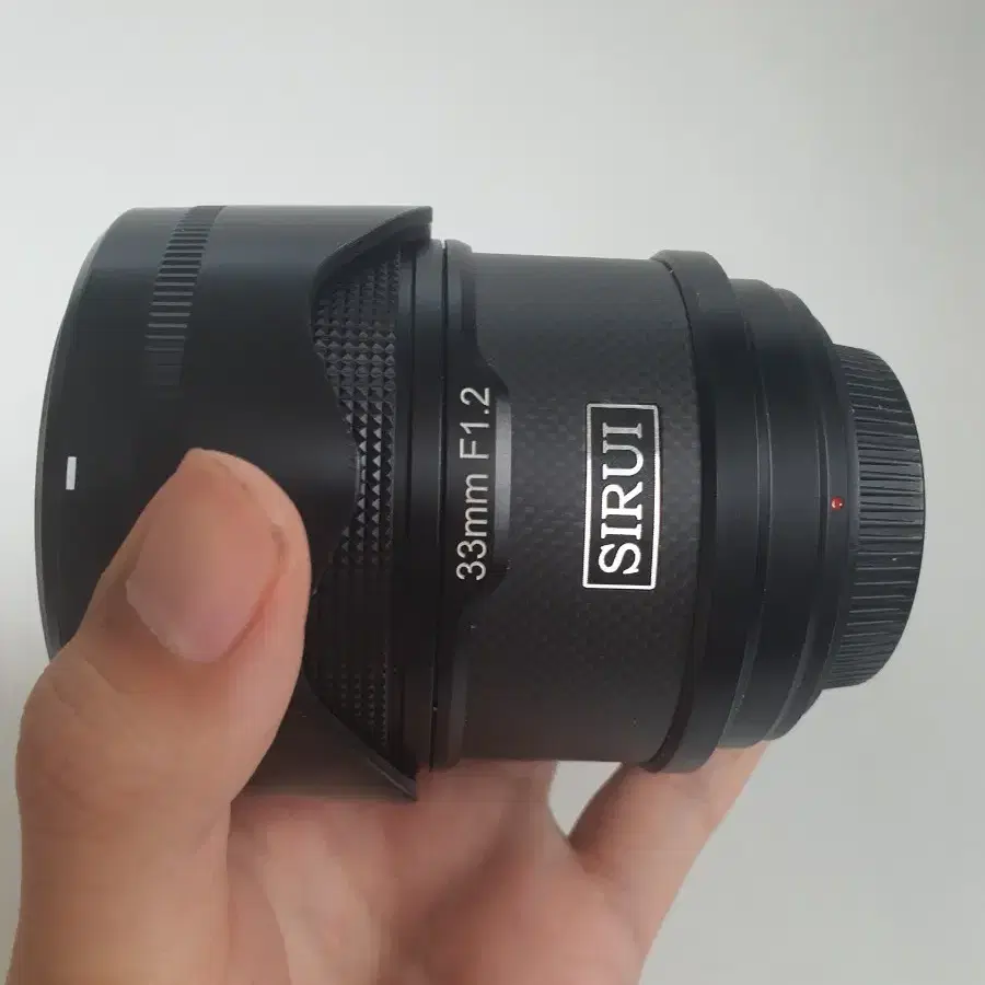 시루이 33mm f 1.2 Sniper 단렌즈 팝니다