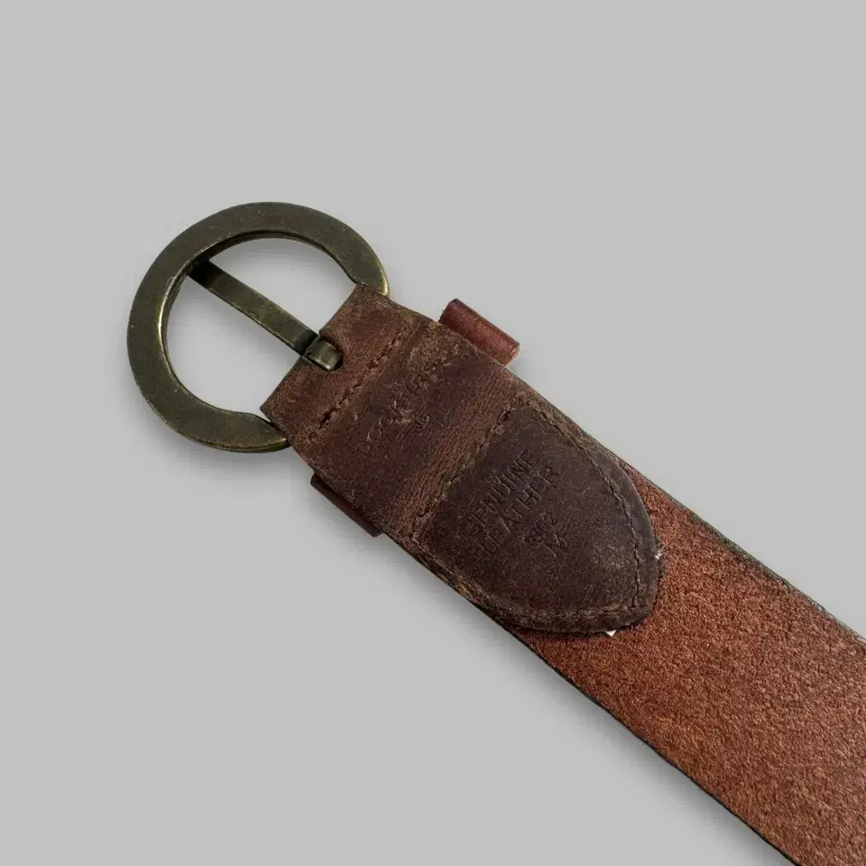 vintage dockers punching belt