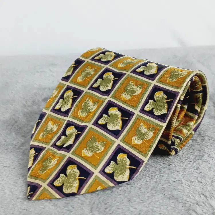 Daks Silk Tie Yellow Flower Pattern