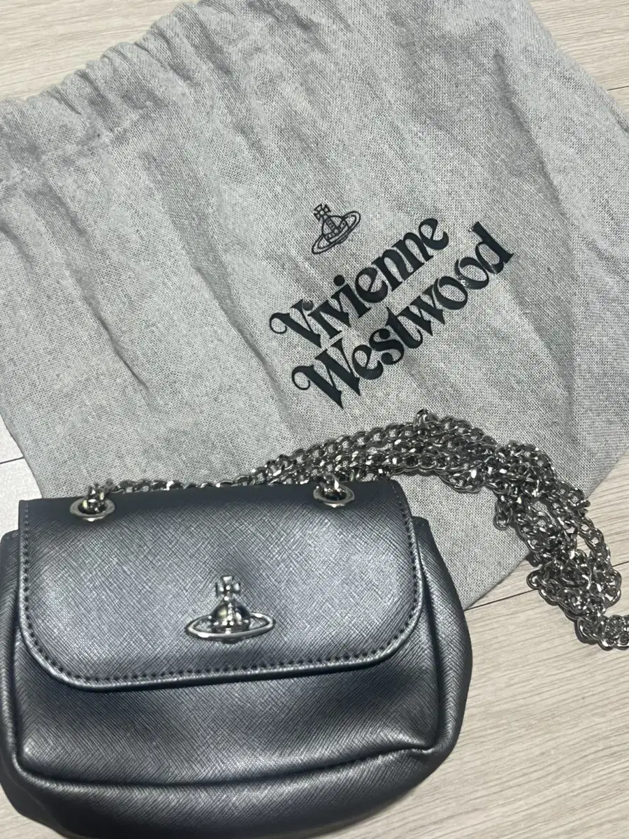 Vivienne Westwood Chain Bag in Silver