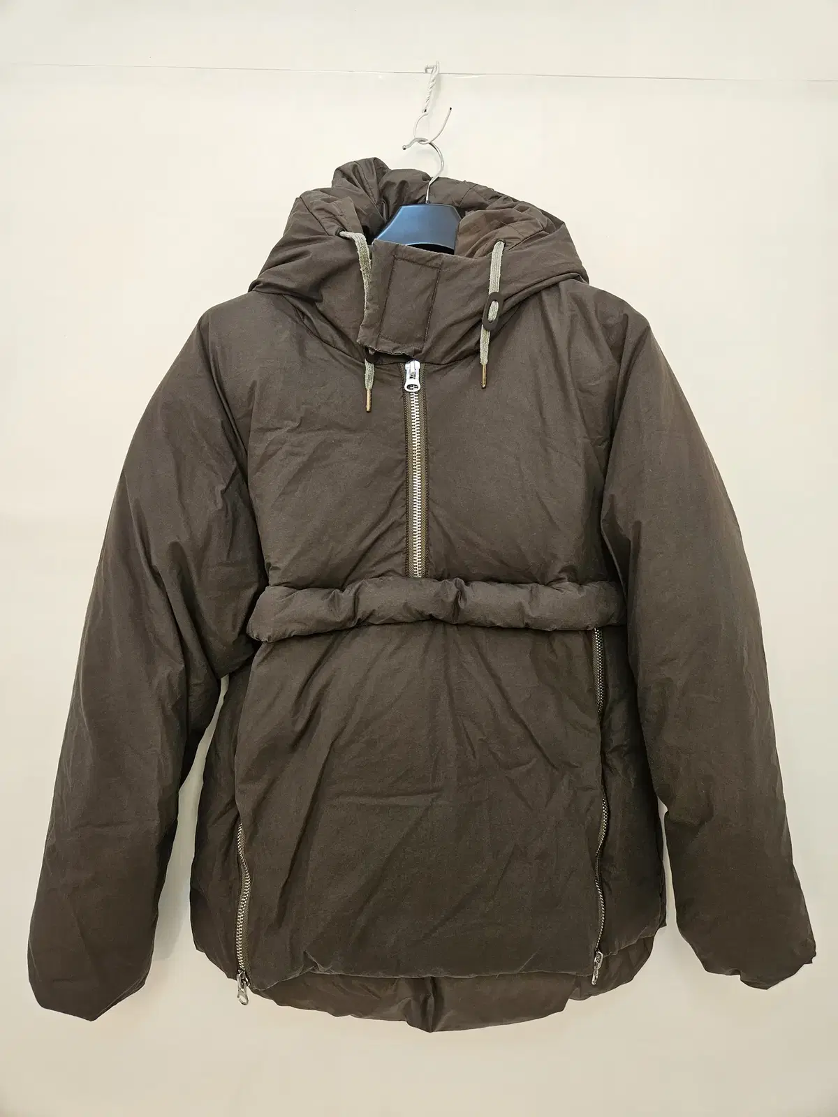 Selling a bonded anorak padded jacket.