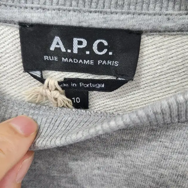 A.P.C KIDS 스웨터셔츠