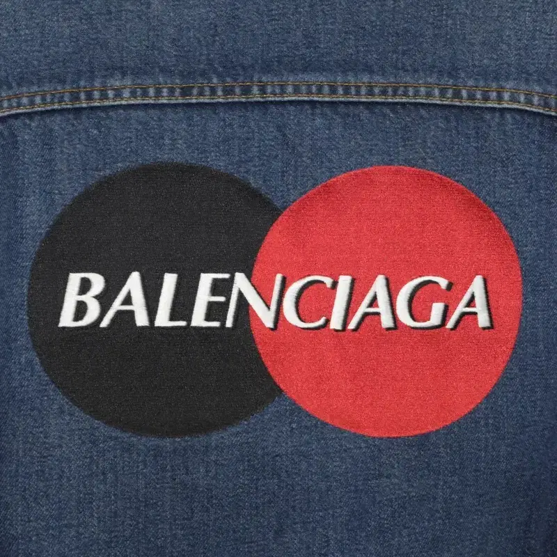 발렌시아가 마스터카드 로고 자수 데님자켓 (BALENCIAGA)