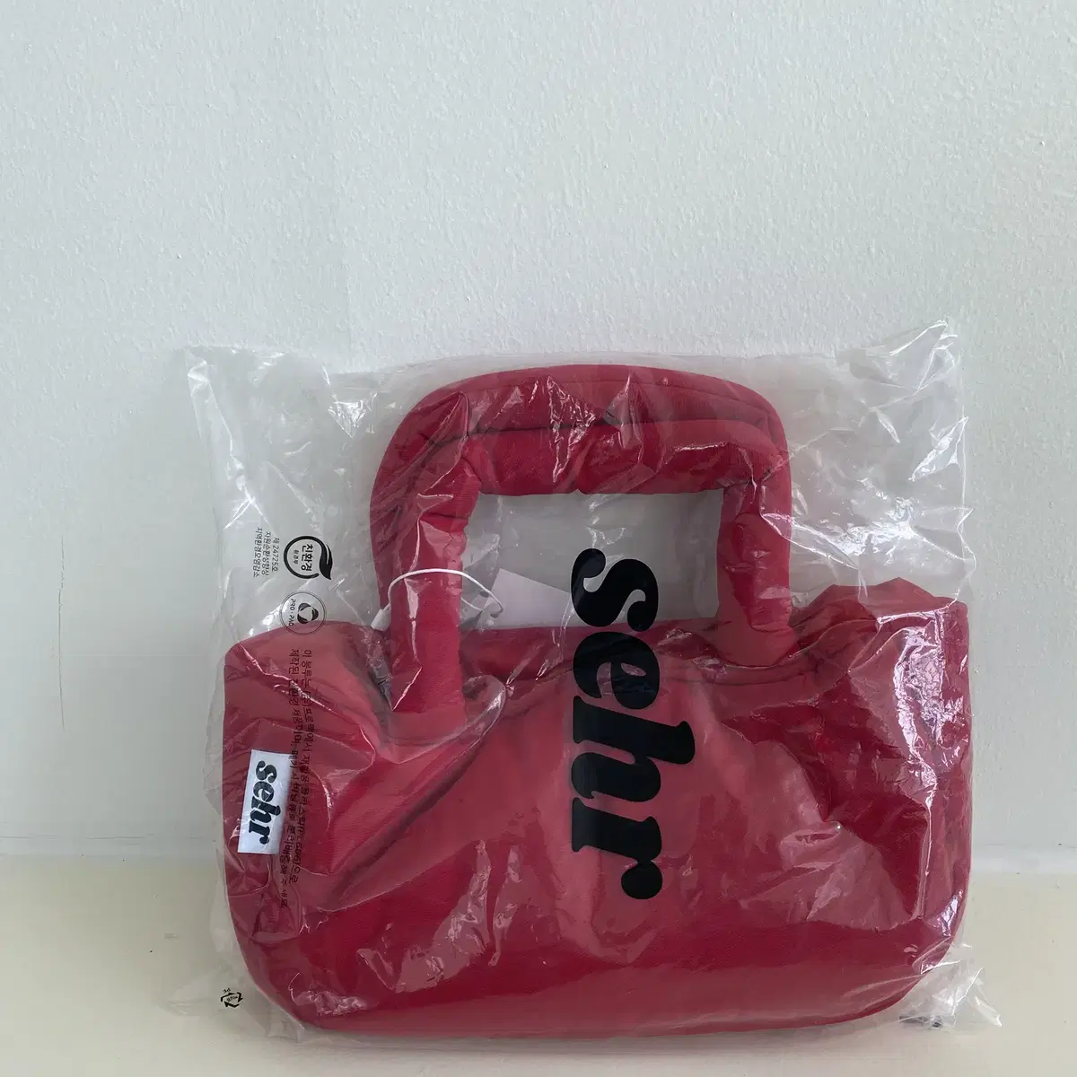 세르 sehr Sehr Padded Small Bag (Red)