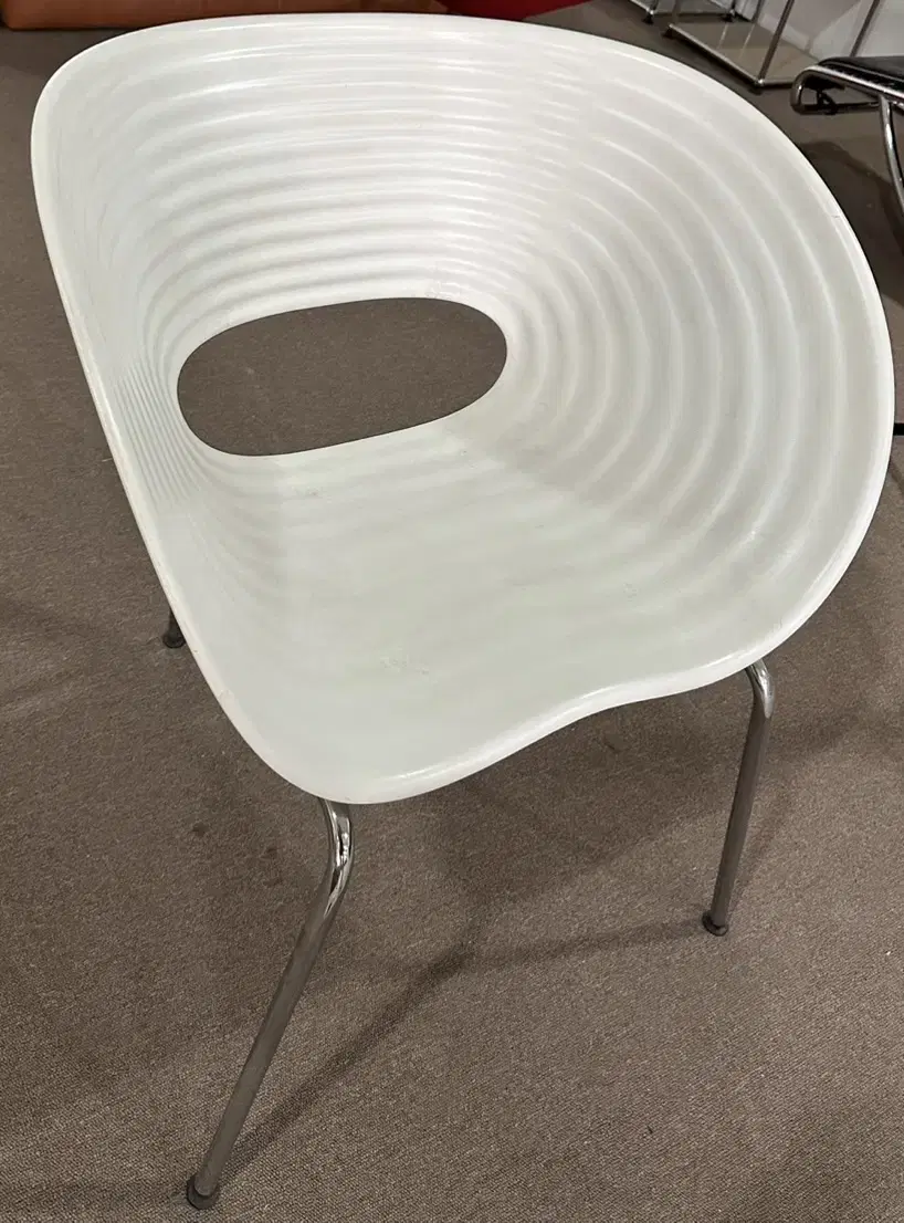 Tom Vac Chair By Ron Arad 비트라 톰백 체어