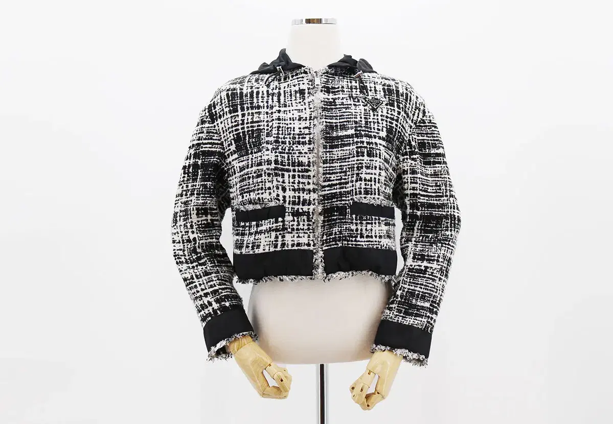 [착한중고명품부산점] prada P519M tweed cropped jacket condition A+