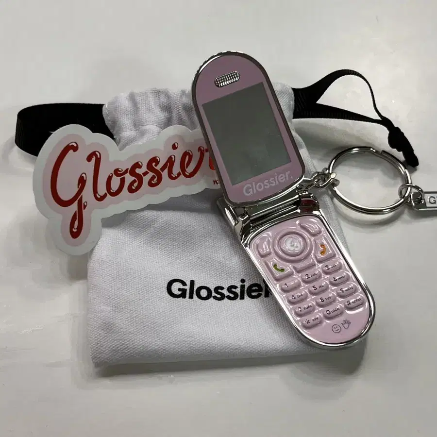 Glossier 글로시에 키링