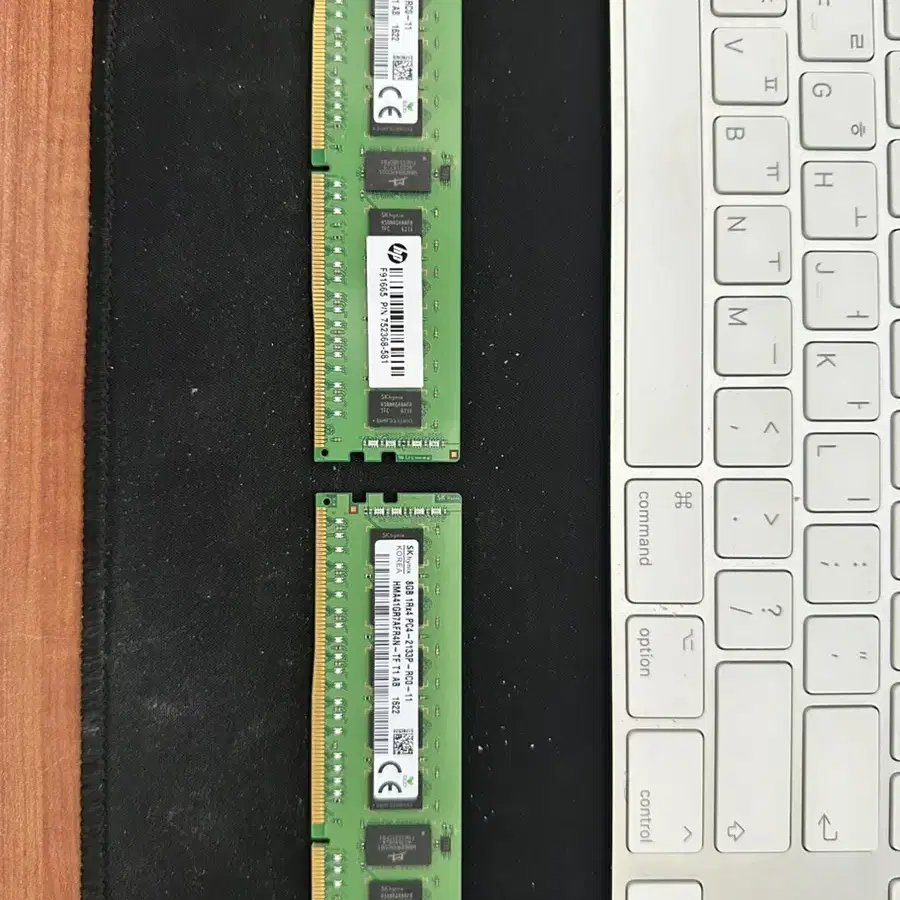 SK 하이닉스 DDR4 ECC 8기가 메모리 2개