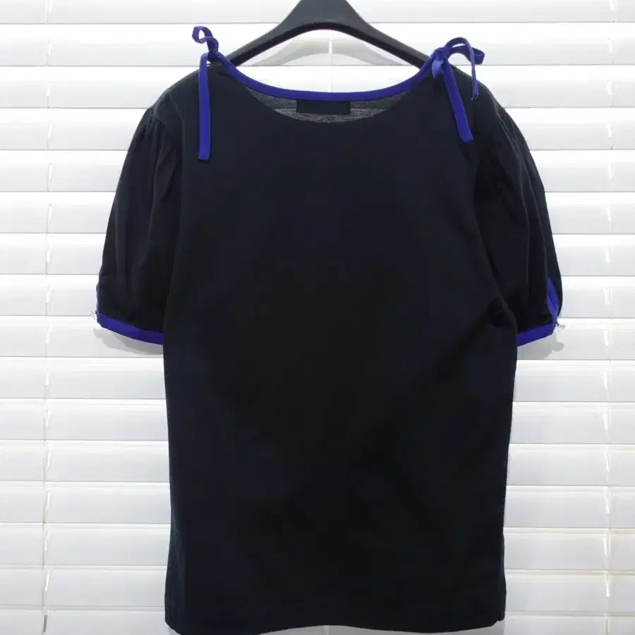 YVESSAINTLAURENT t-shirt