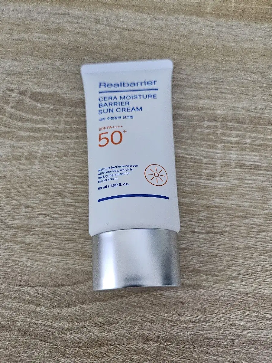 리얼베리어 세라 수분 장벽 선크림 50ml