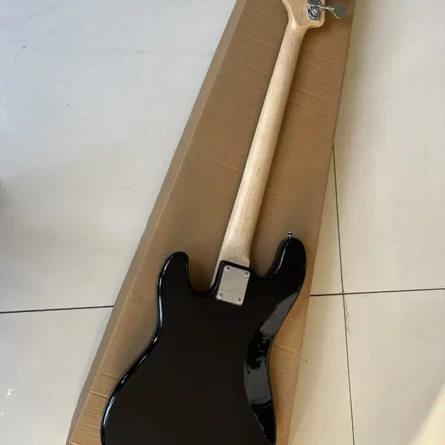 베이스 기타 BASS GUITAR 네이비화이트