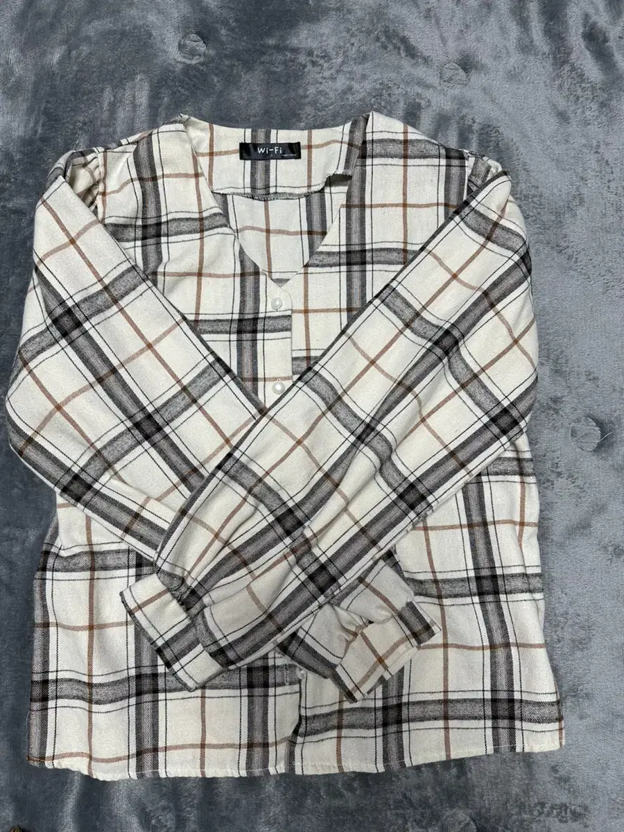 Ivory Check V-neck Shirt