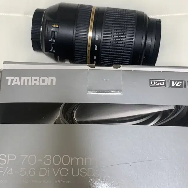 탐론 sp 70-300 mm vc ( 니콘 마운트 )