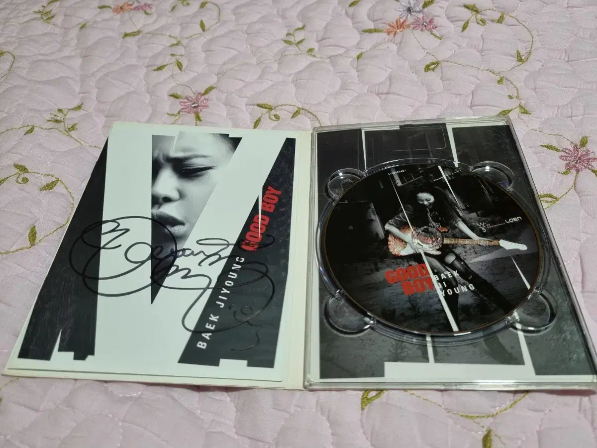 Baek Jiyoung non-sale signed albums to sell