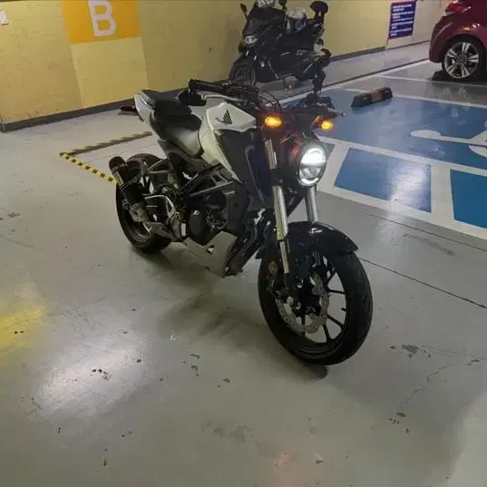 혼다 cb125r 네이키드 메뉴얼 바이크