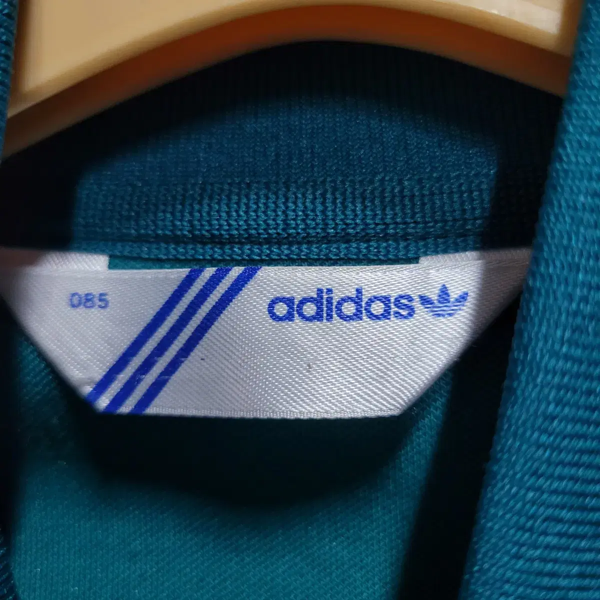 adidas 아디다스 불꽃 멀티  자수 프린팅  휘귀