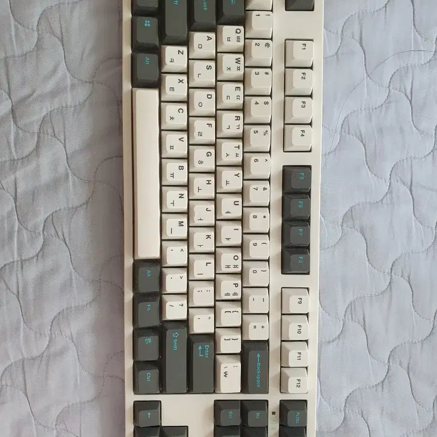 레오폴드 FC750RBT