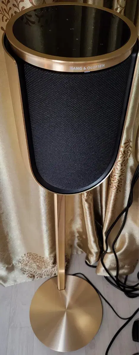 Beolab 8 (1 jo) Bang &amp; Olufsen speaker floor stand