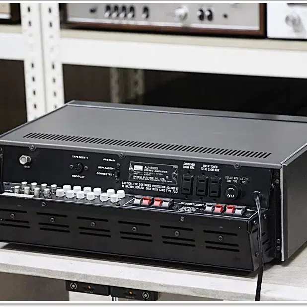 산수이(SANSUI) A급 고급형 인티앰프 모델 AU-5500