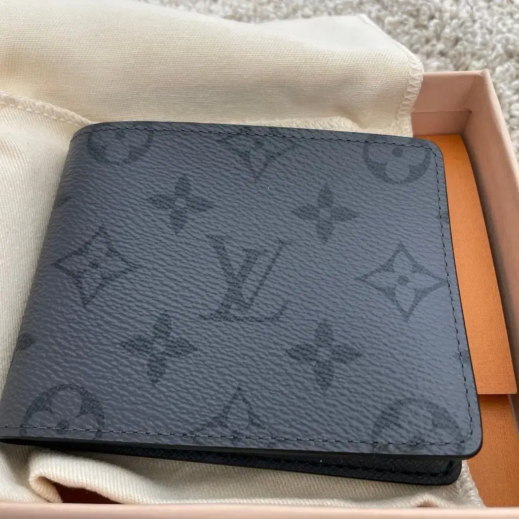 Slim wallet for Men by Louis Vuitton