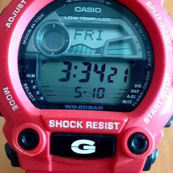 지샥 G-SHOCK. 레드.