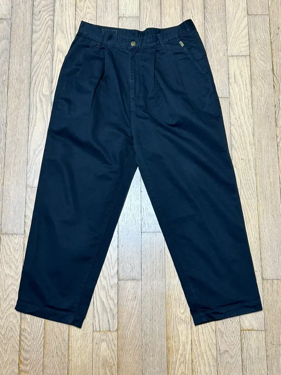 Harvesty One-Tuck Chino Pants