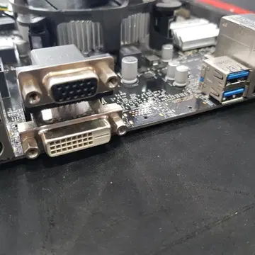 i5-9400F・ジャンクH310M・DDR4 16GBx2 三点セット i5-9400F・ジャンク