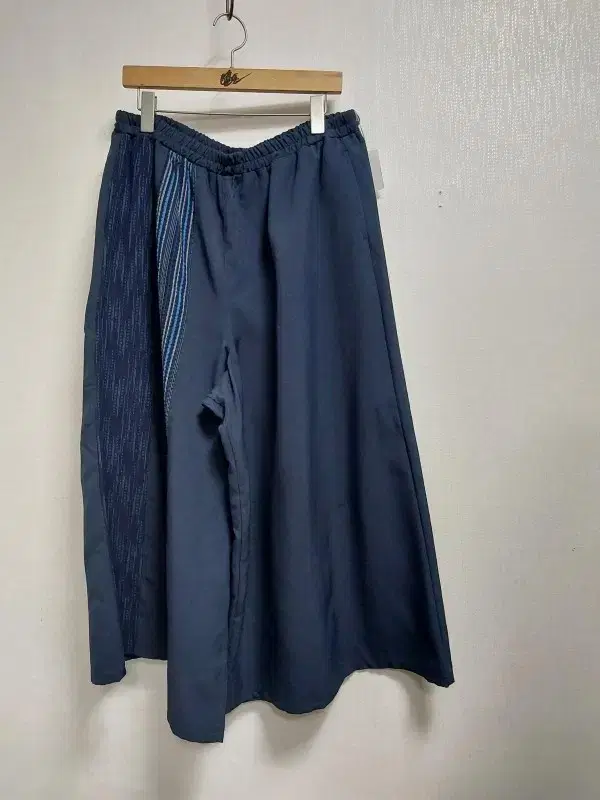 Unworn poly culottes from Japan san 34 to 38