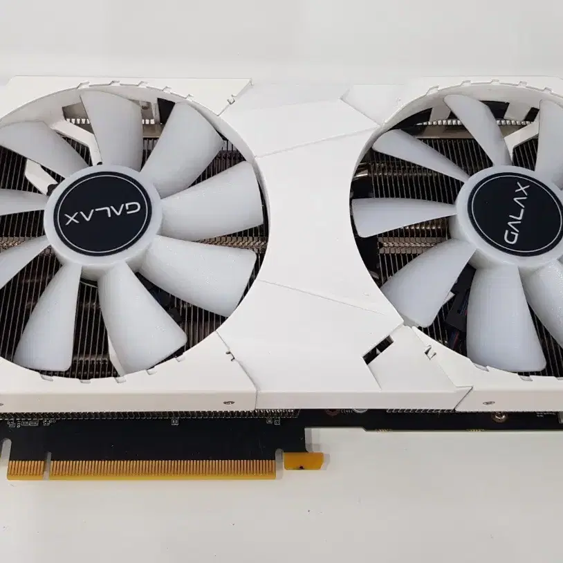 화이트 그래픽카드 RTX2070 갤럭시 VGA PC부품 화이트컴퓨터