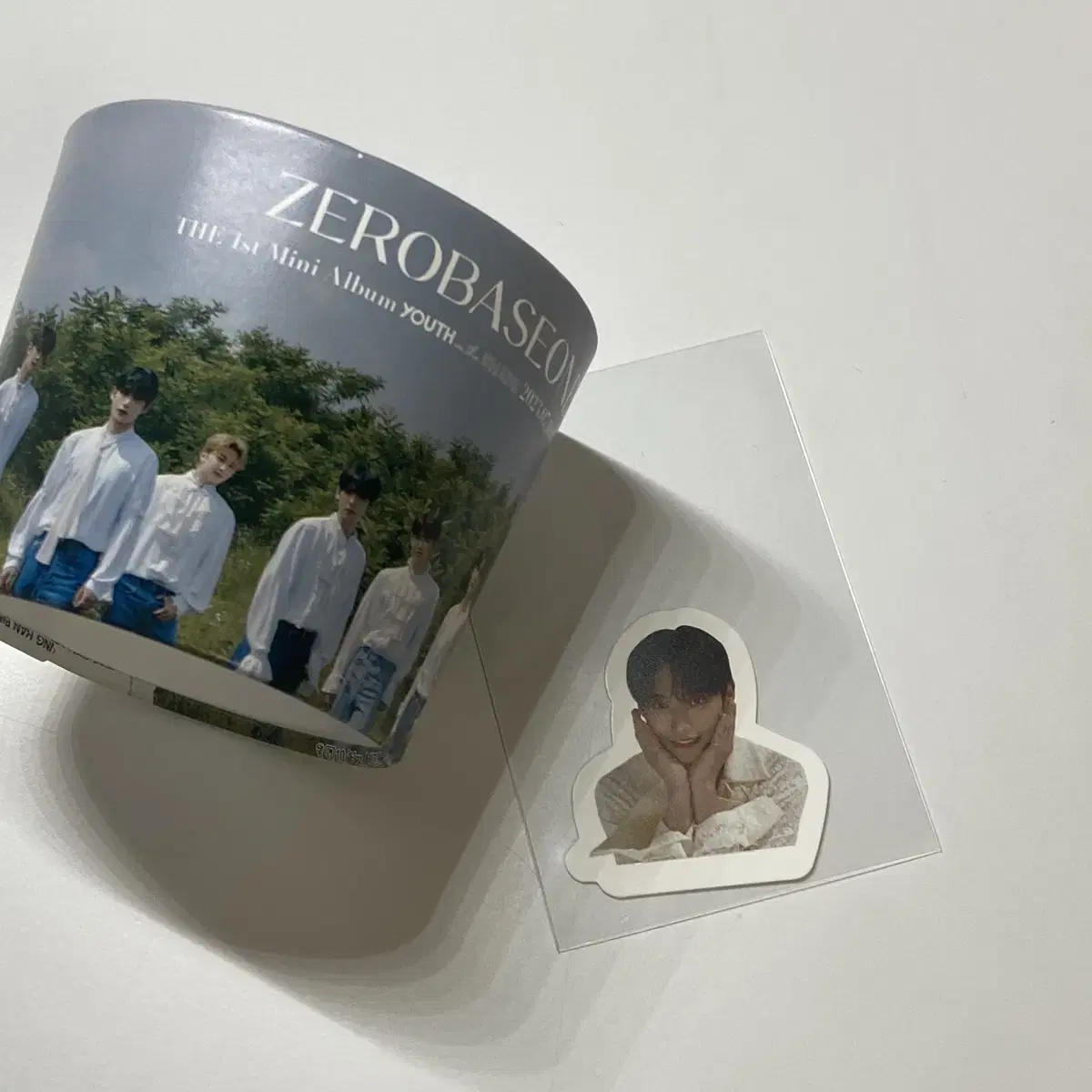 ZB1 Official Debut Cafe Sangam kim jiwoong Straw pick cup holder WTS