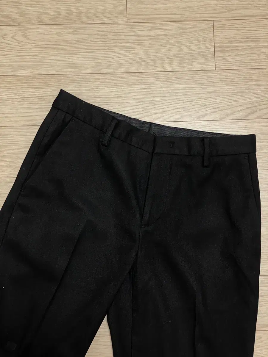 Giordano Brushed Tapered Slacks Black