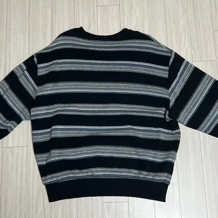 스컬프터 stripe vintage sweatshirt black