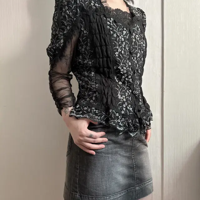 Gothic mood lace cardigan