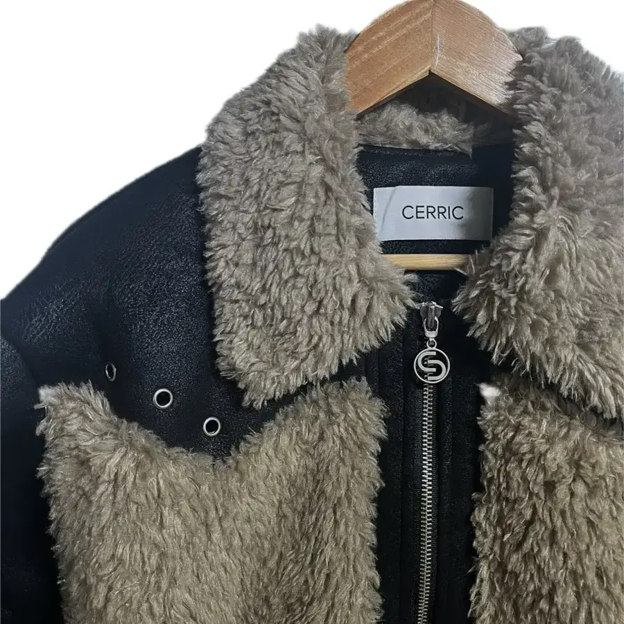 세릭 무스탕 시어링 퍼자켓 CEERIC SHEARLING JACKET