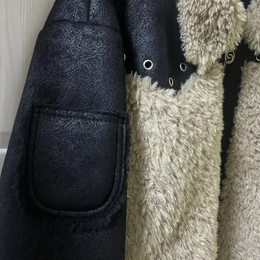 세릭 무스탕 시어링 퍼자켓 CEERIC SHEARLING JACKET