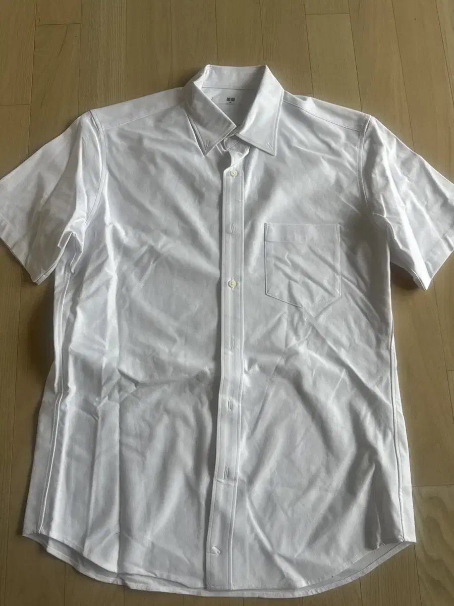 Uniqlo Span Short Sleeve Shirt Medium/11-1-16