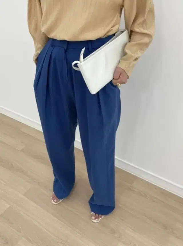 에토스 MARGO BLUE TROUSER 팬츠