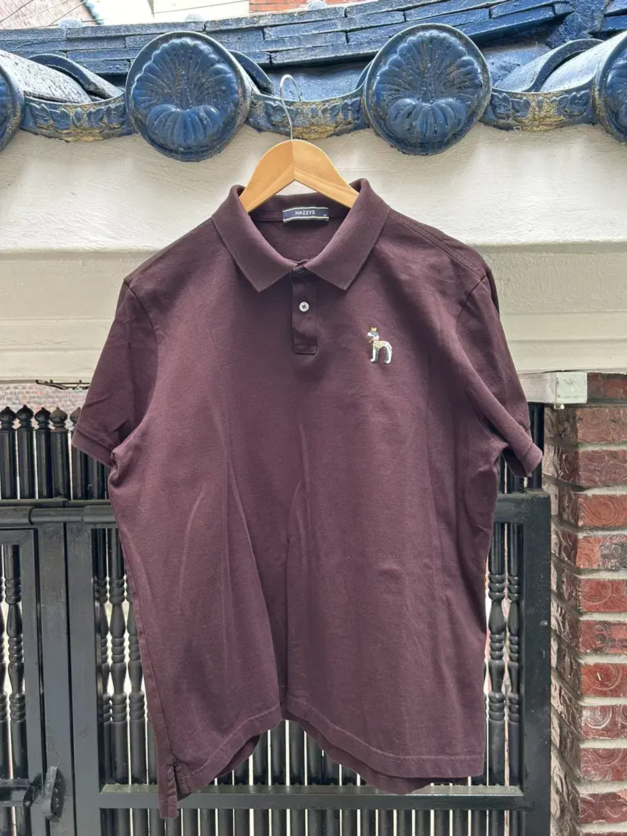 Haggis Brown Dog Emblem PK Shirt 105SIZE