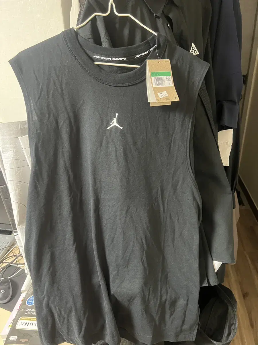 Jordan Nash New Arrivals (XL) sells