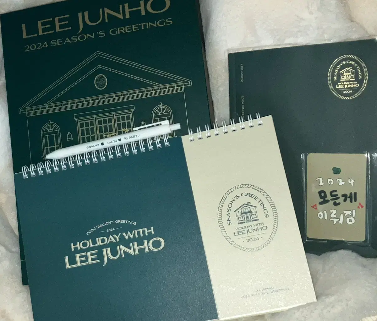 Lee Junho 2024 Season's Greetings (Kwak, Diary, Calendar, Ballpoint Pen)