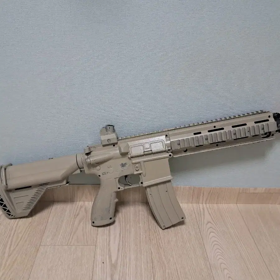 M416D CQB 아카데미 전동건 입니다 사막도색