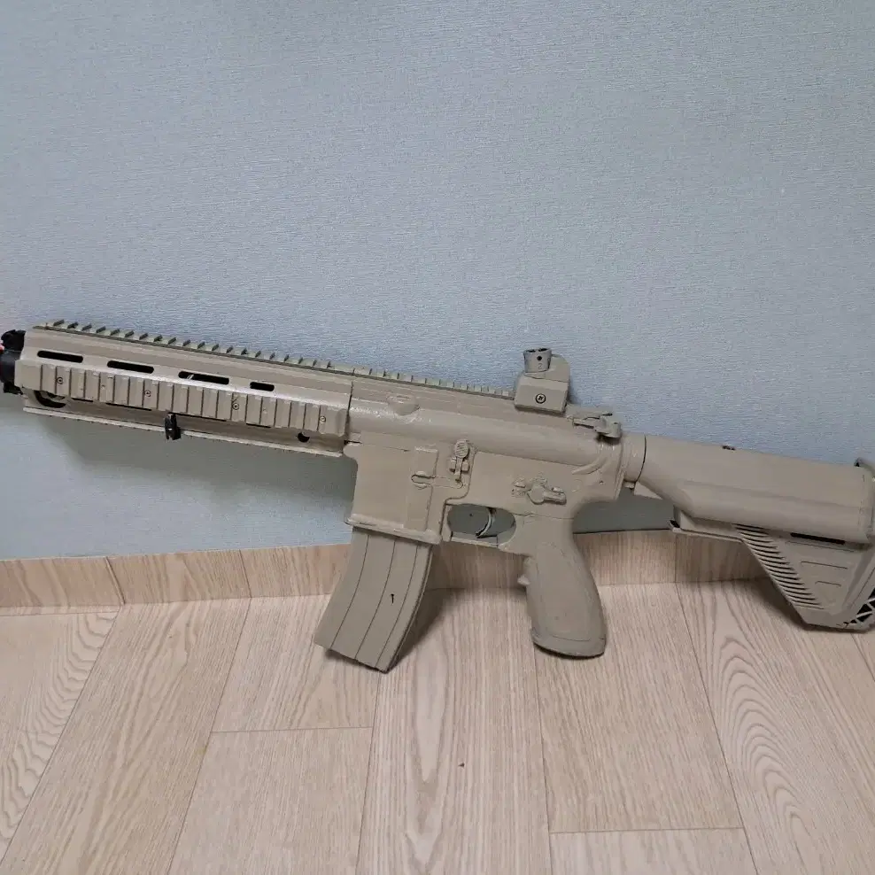 M416D CQB 아카데미 전동건 입니다 사막도색