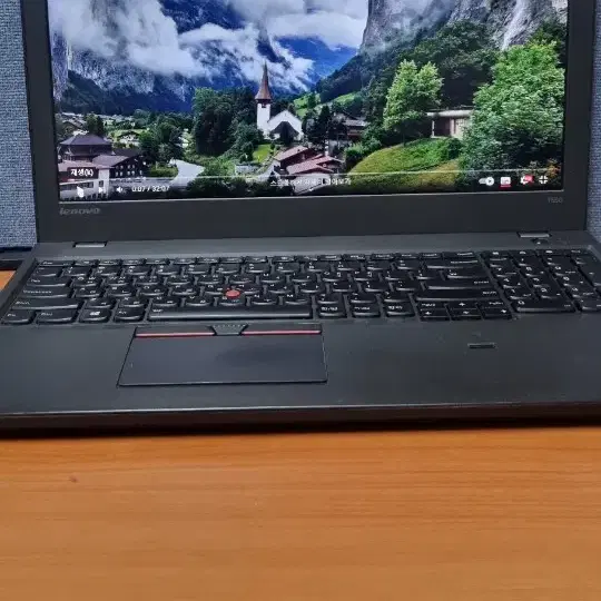 Lenovo (i7-5600U)