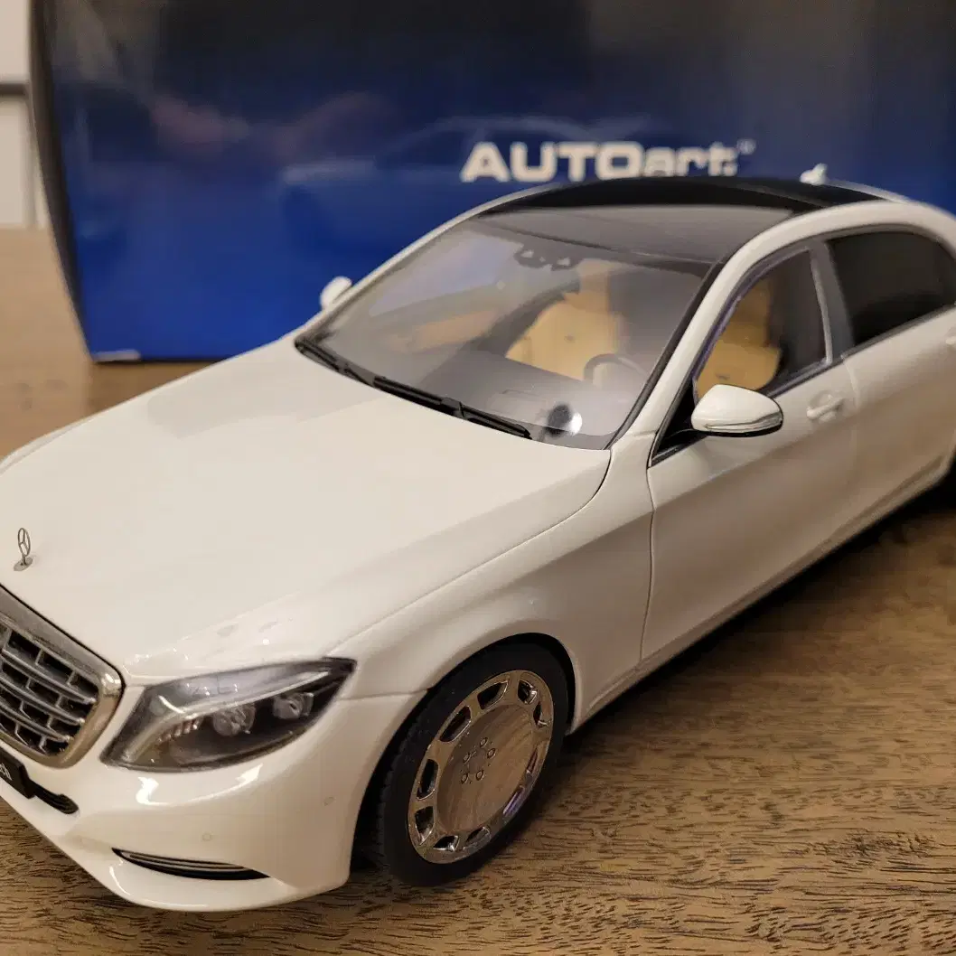 1/18 벤츠 마이바흐 S600 (오토아트)