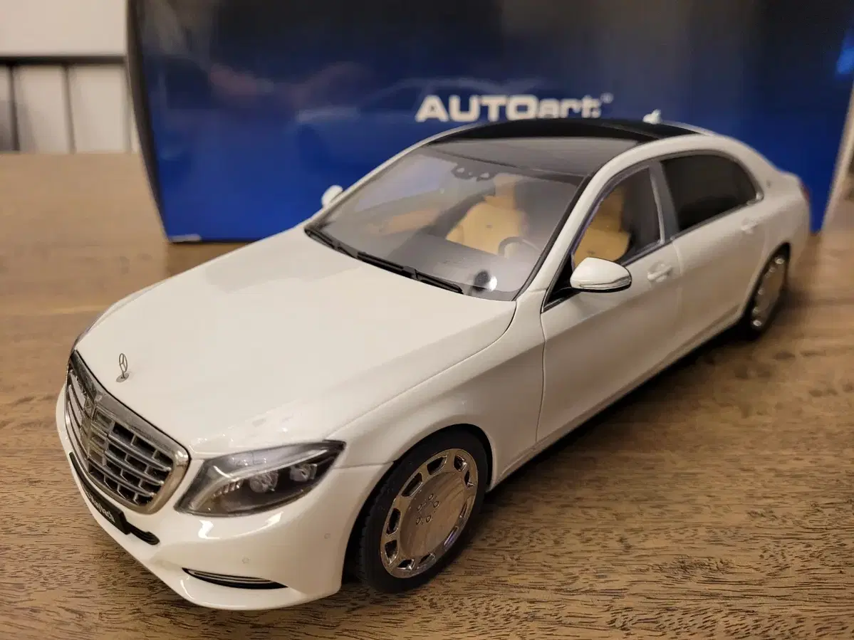 1/18 벤츠 마이바흐 S600 (오토아트)