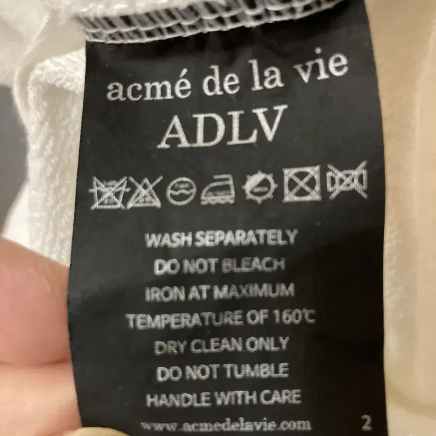 ADLV 아크메드라비 후드티