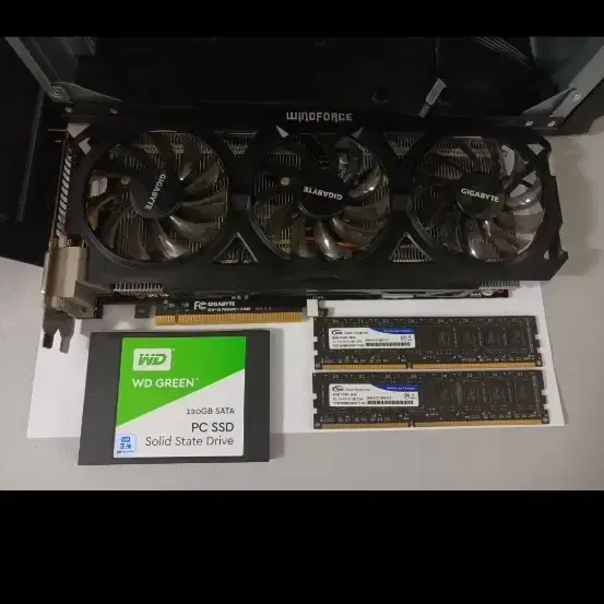 킴퓨터본체, ddr3 8기가.ssd 120.i5 4570.