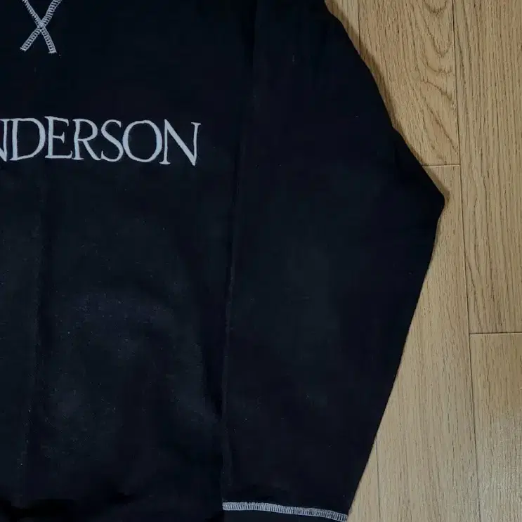 (새상품급) JW ANDERSON 앤더슨 맨투맨 긴팔