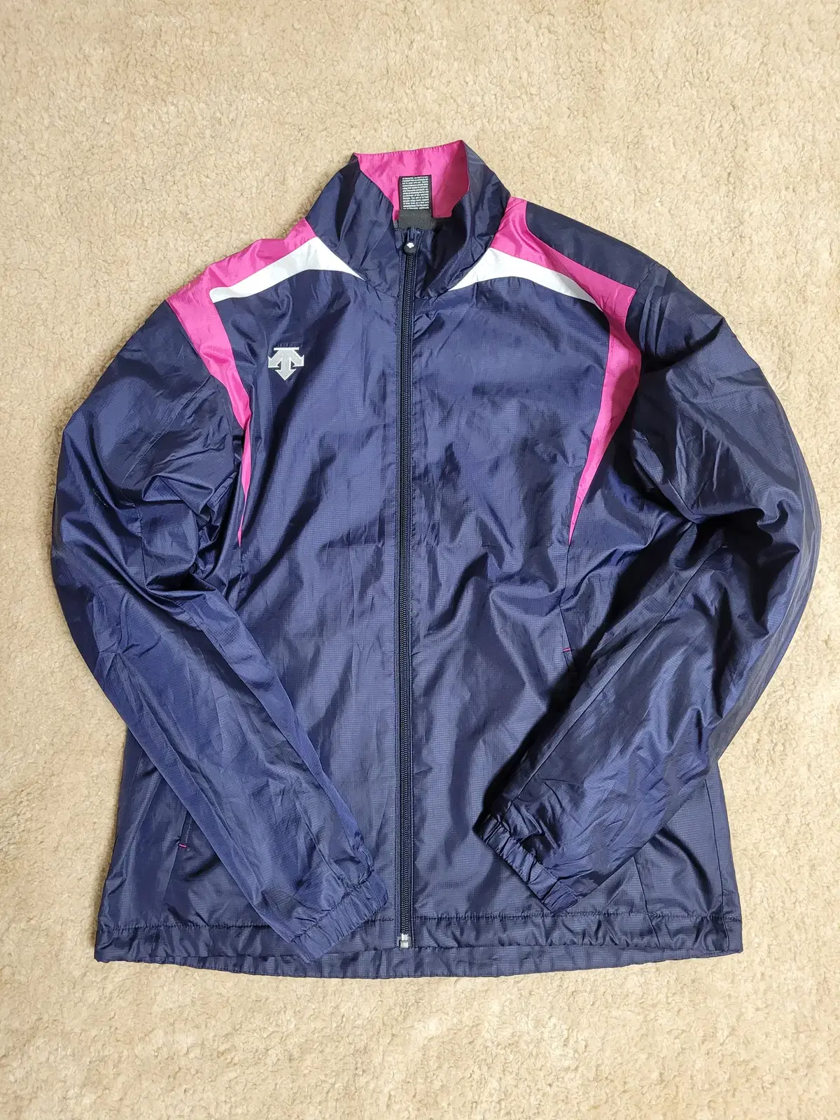 Desiree Windbreaker No. 100 Bust57 / Arms64 / Length70 / Shoulder48