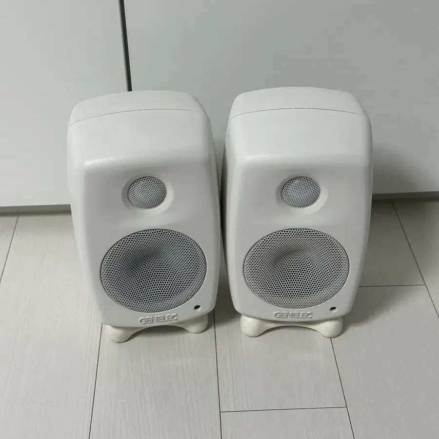 제네렉 genelec 6010a 화이트 풀옵션